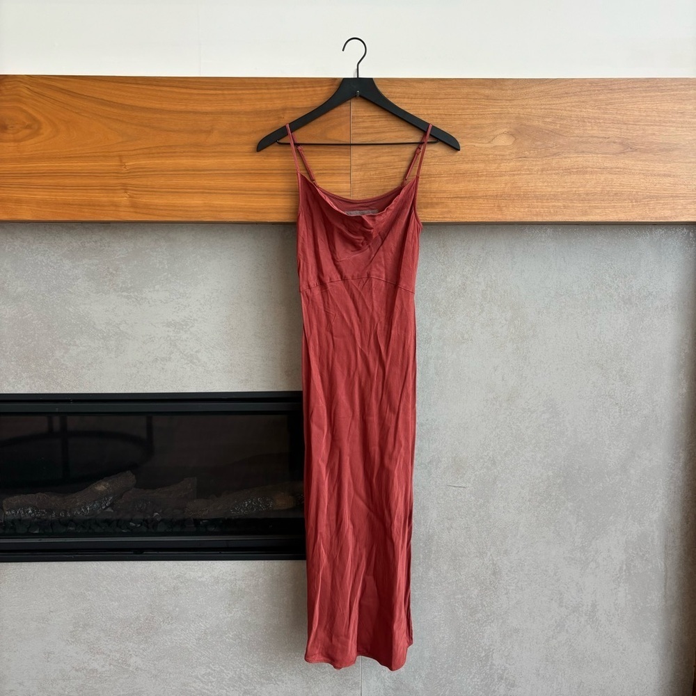 ANTHROPOLOGIE BARE SILKY COLUMN
DRESS, Size XS